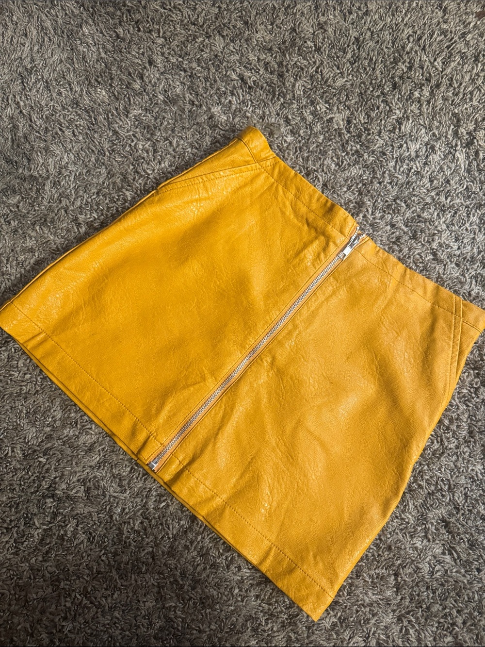 Leather skirt - Picture 4 of 4
